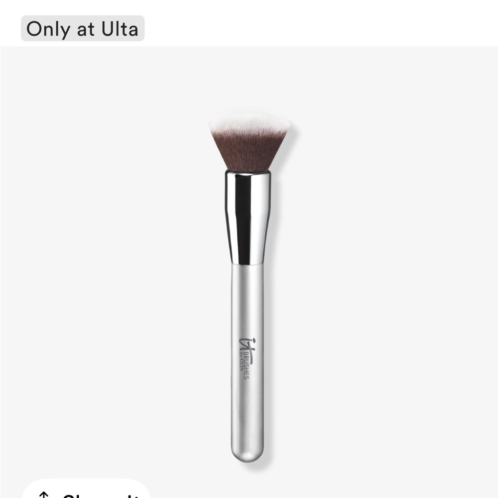 IT Cosmetics Silver and White Makeup Brush. Blurring foundation brush #101